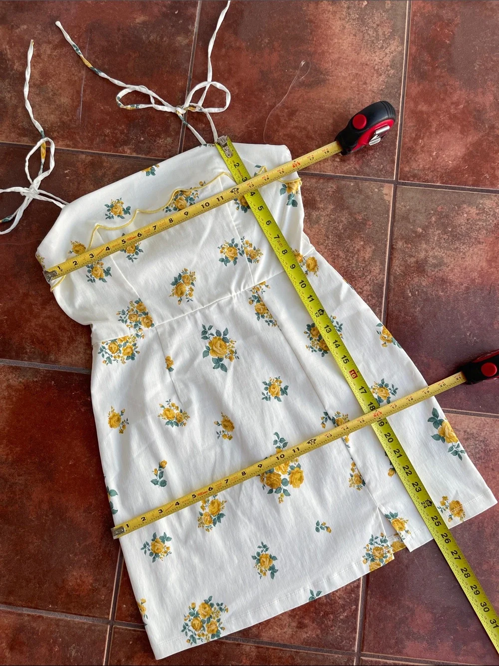 Trixxi Juniors L Floral Mini Dress Ivory Yellow Rose Print